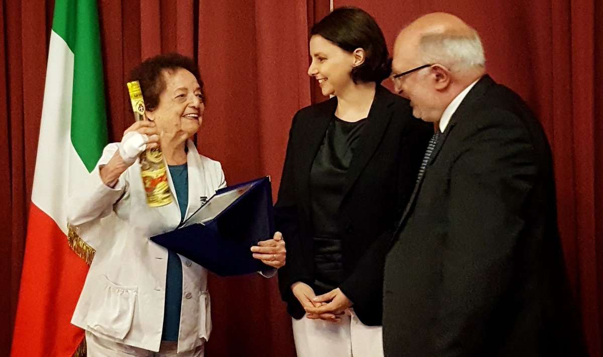 PremioStrega's tweet photo. Lia Levi vince il#premiostregagiovani 2018 con "Questa notte è già domani" @EdizioniEO https://t.co/blK1bPvc6J