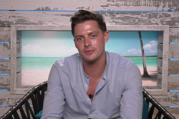 the100RWjason's tweet photo. Whos been mugged off 
#loveisland #muggledoff https://t.co/ZZQF1uzZA6