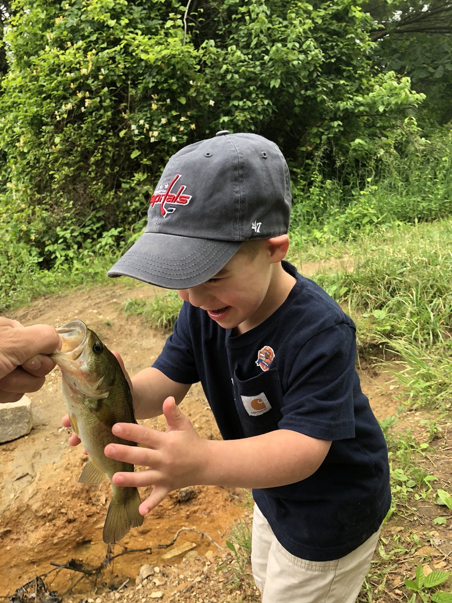 OtdrsmnHkyDad's tweet photo. Told Sam if he behaved at school, we would go fishing. Caught his 2nd largemouth! #FishingIsForEveryone #KissItBeforeYouThrowItBack https://t.co/vy85b97ScE