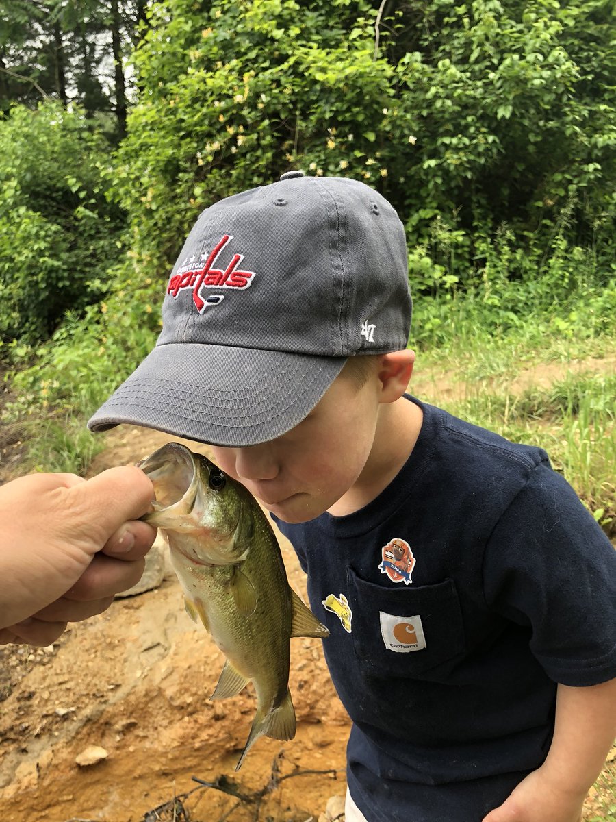 OtdrsmnHkyDad's tweet photo. Told Sam if he behaved at school, we would go fishing. Caught his 2nd largemouth! #FishingIsForEveryone #KissItBeforeYouThrowItBack https://t.co/vy85b97ScE