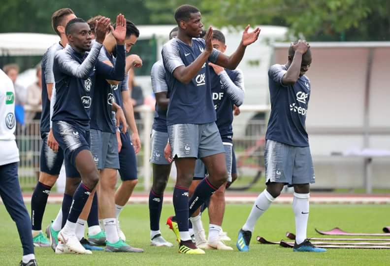 France showing their colours for Russia!