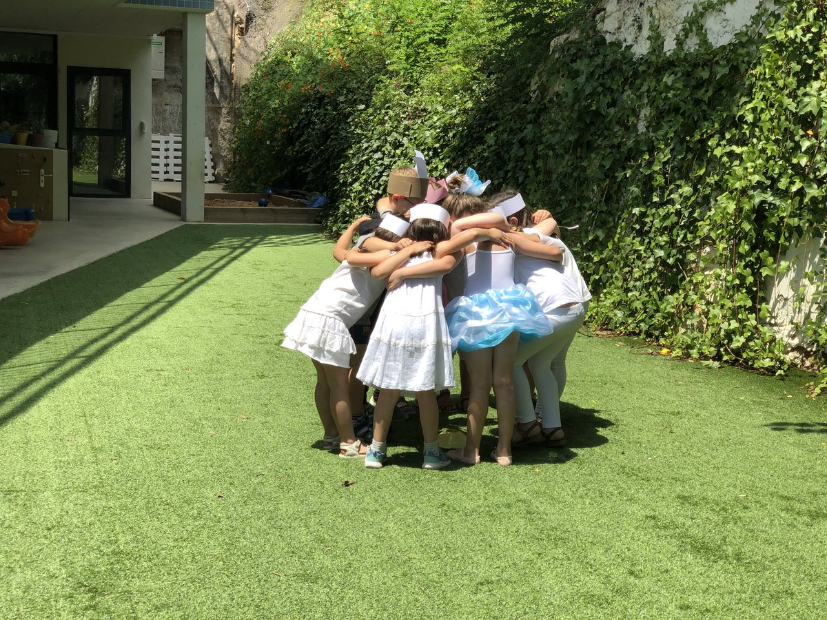 Claullp_s's tweet photo. Gran actuació avui dels alumnes de teatre extracurricular a Virolai Petit @EscolaVirolai https://t.co/ySbnT98HGP