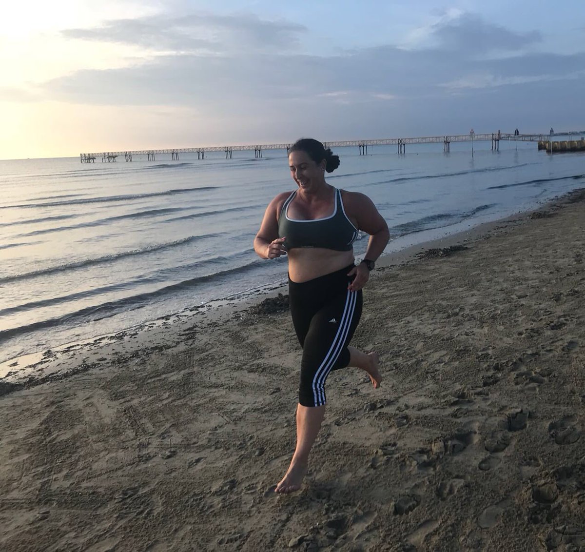 MPedrazaswim's tweet photo. Found my forte....barefoot running on the beach YES!! 🏃‍♀️🏖 https://t.co/teTKupeyMX