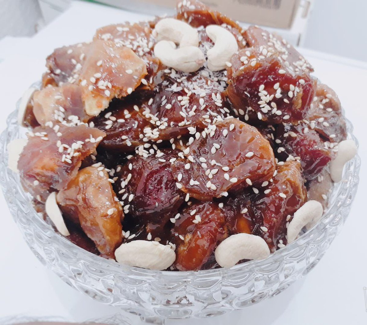 Geshd_dates tweet picture