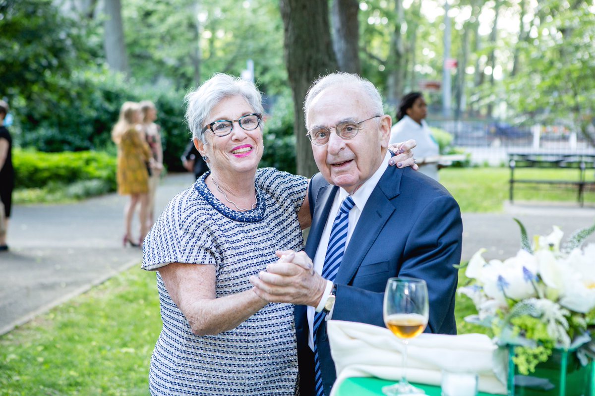 CoverdPhoto's tweet image. We loved this sweet moment from the @riversideparknyc gala! #coverdphoto