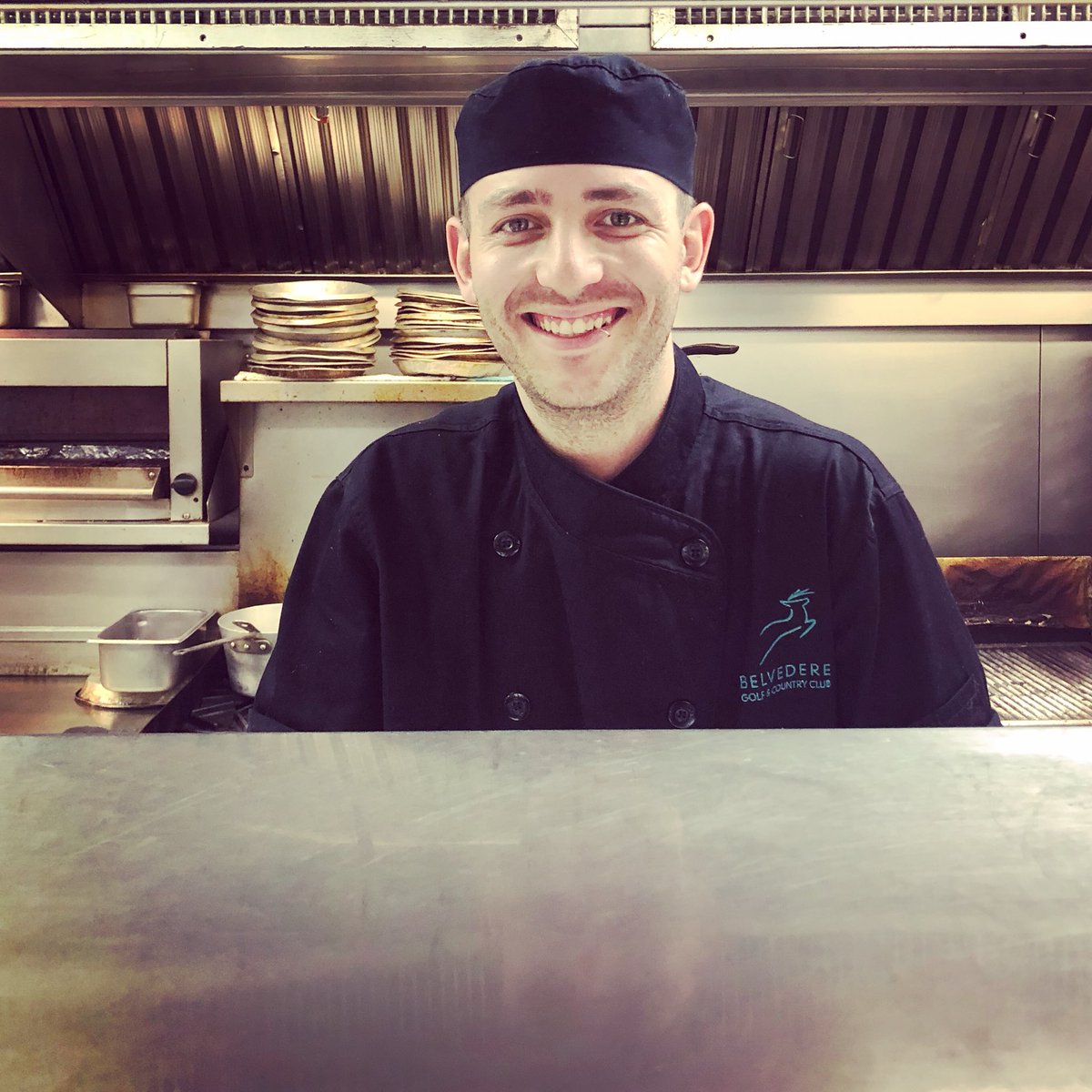 BelvedereGCC's tweet image. This week’s #meetandgreetmonday is First Cook, Matt! We are so happy to have Matt back for his second season with us, he plays an integral role in making our food so yummy! 😊 #belvederegcc #whyibelong #cheflife
