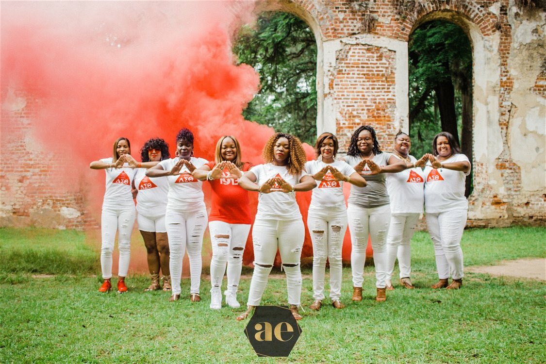 keena1031's tweet image. 20 years ago we were connected through sisterhood and the commitment we made to DST! Today we stand in Womanhood, Over 40, Fabulous, and Successful, living our best lives and ready to continue conquering the World! #Spring98 #ThetaPi #deltasigmathetainc  #DST #20yearreunion