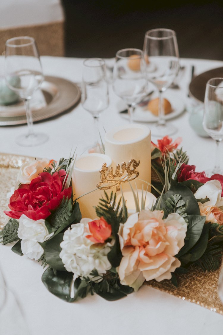 DestWedDetails's tweet photo. This #destinationwedding stuck to simple details to let the natural beauty of their destination shine!  Details up on the blog today!  https://t.co/uufr39hH2a https://t.co/1YCymzPdi1