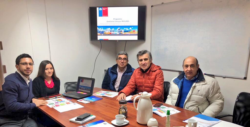 💡Durante esta jornada nuestro Seremi <a href="/fporflitt161/">Felipe Porflit</a> se reunió con la asociación gremial <a href="/PymemadLosRios/">Pymemad Los Ríos</a> para coordinar iniciativas de #eficienciaenergetica💡⚡️en el marco de #GestionaEnergía y el trabajo conjunto con las micro, pequeñas y medianas empresas #valdiviacl #elranco