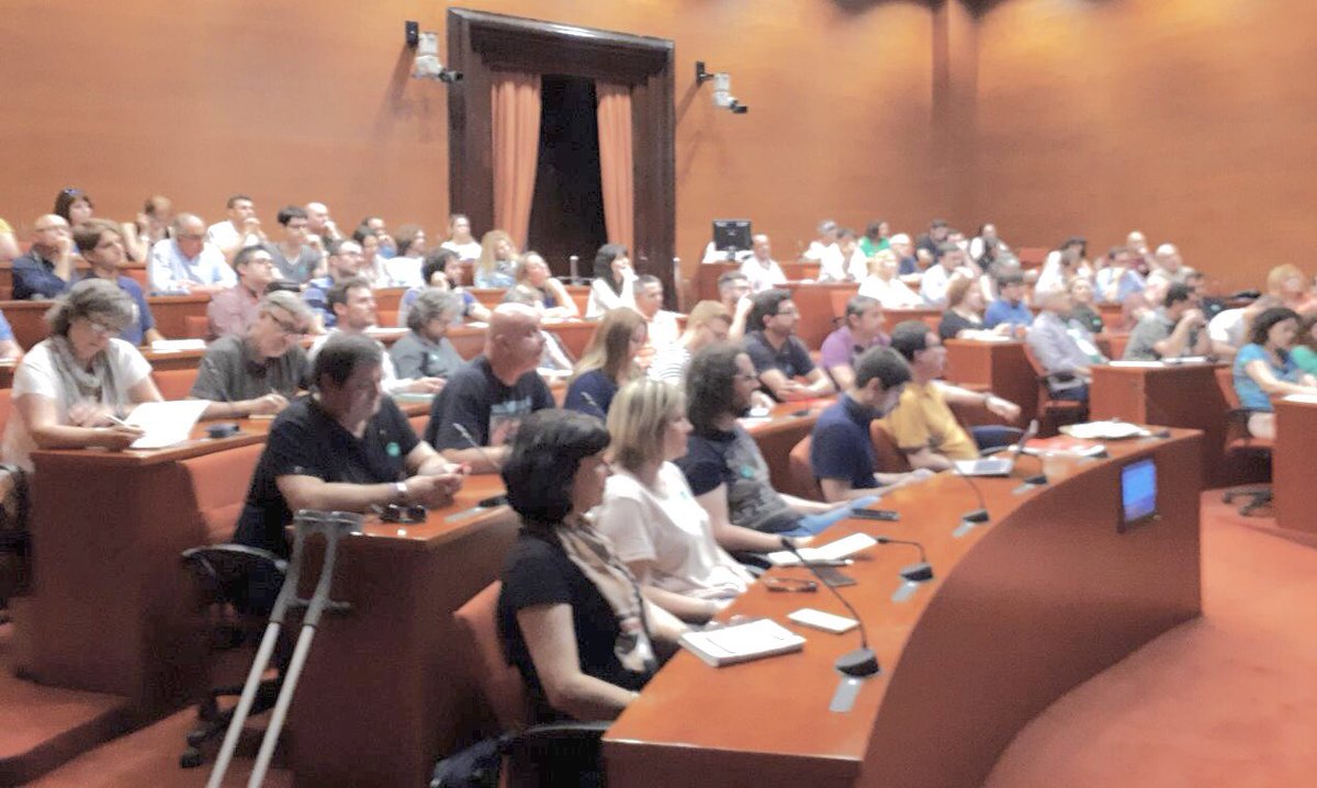 rodamon62's tweet photo. Aquesta tarda trobada al #Parlament amb regidores i regidors de @podem_cat i forçes germanes coordinem acció política  amb el #Municipalisme com te que ser. Remem tots a la vegada desde el territori i propers a la gent.
#arasipodem https://t.co/GUBMMxrPvP