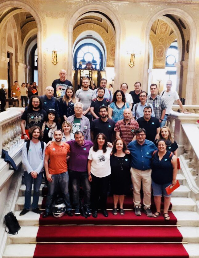 rodamon62's tweet photo. Aquesta tarda trobada al #Parlament amb regidores i regidors de @podem_cat i forçes germanes coordinem acció política  amb el #Municipalisme com te que ser. Remem tots a la vegada desde el territori i propers a la gent.
#arasipodem https://t.co/GUBMMxrPvP