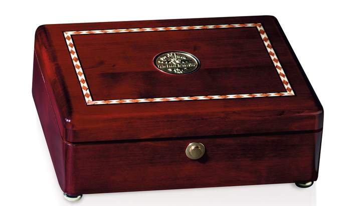 fpcanton's tweet image. Add a touch of class with this gorgeous rosewood inlaid box. otbd.it/lWaIsJk8