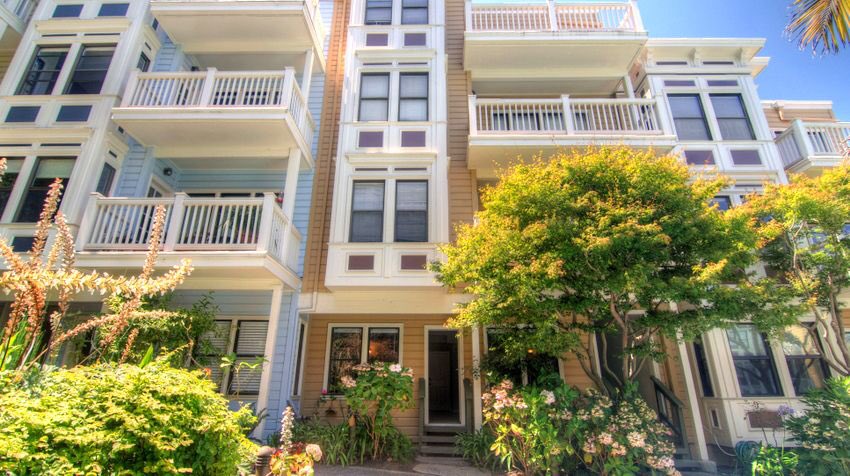 2BLiving1's tweet photo. Work will never be boring again! Take a dip in the pool on your lunch break or play some tennis. This office space is in the best location in #SF #PotreroHill Email Michael@twobliving.com

https://t.co/vQihTP1Y1v # https://t.co/stcoldnF2A