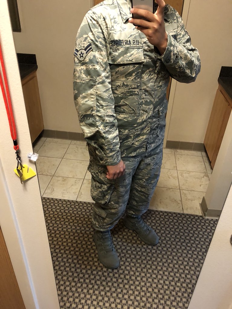 ceeayeem's tweet photo. shoutout to my handsome man for earning his stripes, he is now an E3. hello A1C Vargas 😍💋💍 #AirmanFirstClass #E1toE3realquick #MyLove #MilitaryMonday https://t.co/7VCJcGOACR