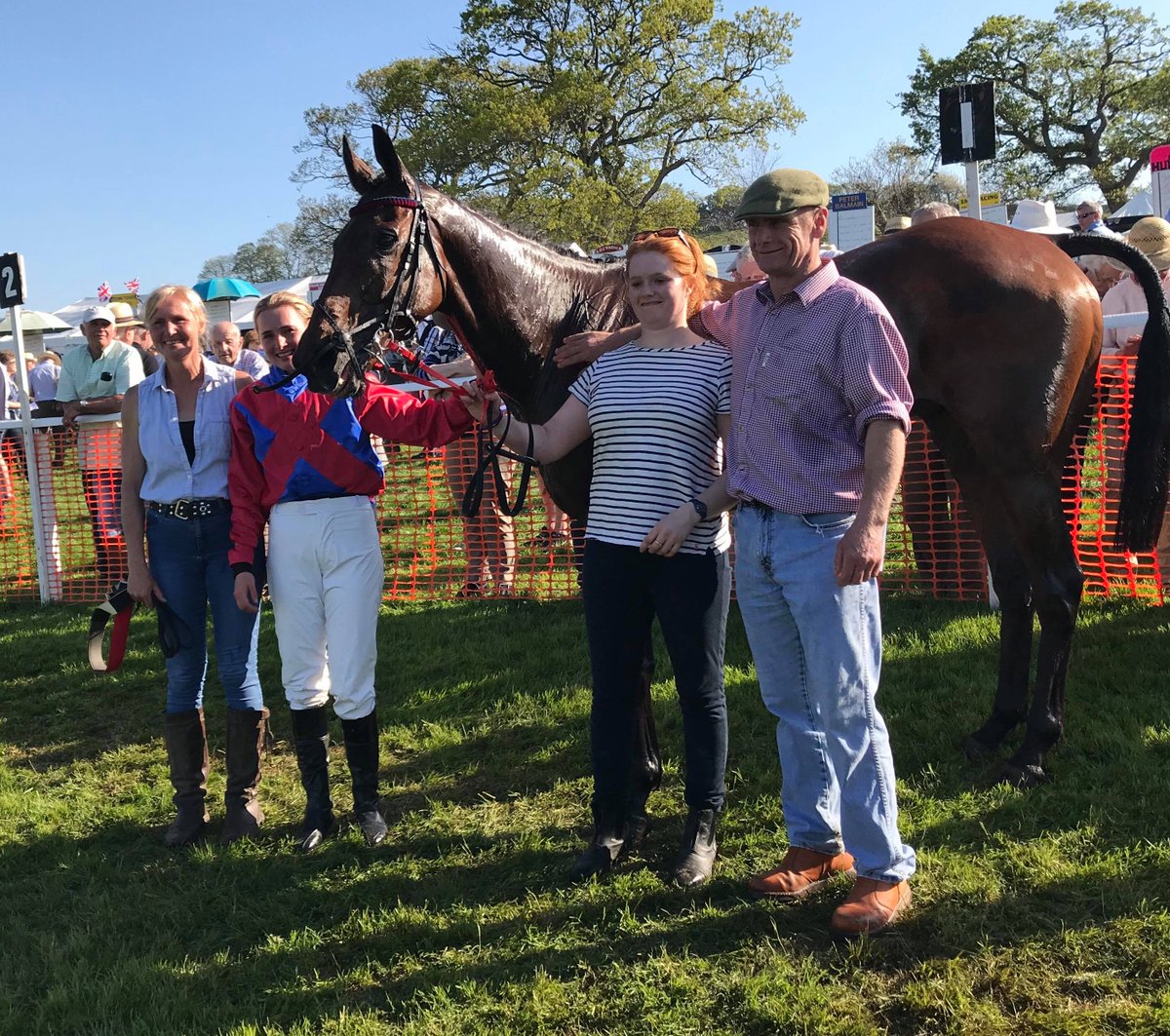 maria lewis tweet media