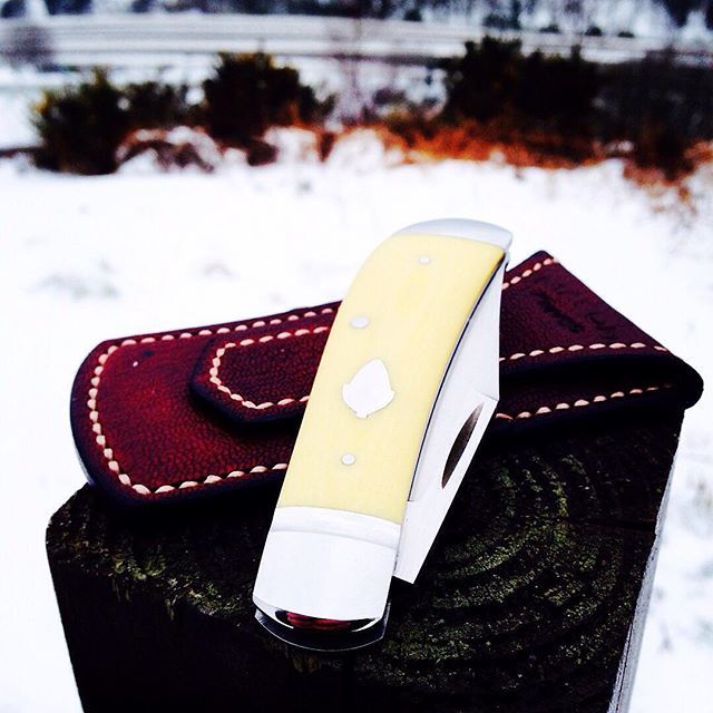 EdgeMattersUK's tweet photo. It's late on @masonknives Monday and I officially want to go back to when I took this cause I'm to freaking hot !! 😂😍🇬🇧#edgematters #edgemattersfam #edgemattersuk #slipjointparadigm #slipjointknife #slipjoint #customknives #customknifemaking #customk… https://t.co/fwkS15hp4o https://t.co/GlRZlwVS8i