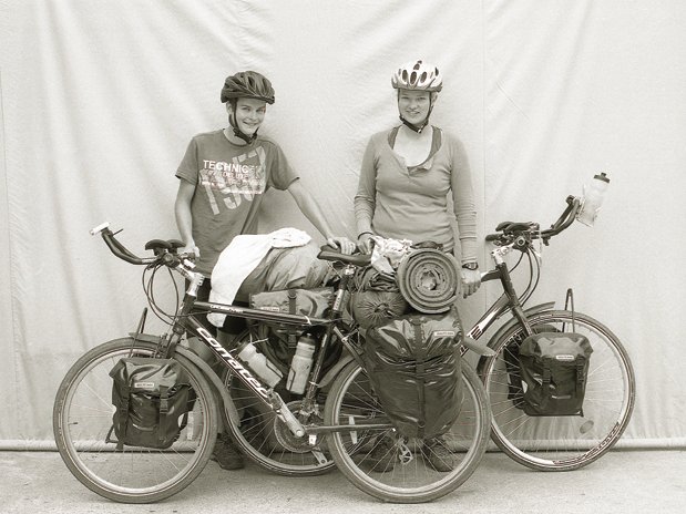 advcyclingassoc's tweet photo. In 1982, Greg Siple began recording our visitors on film and asking them to tell their stories. If you are looking for some authentic bike travel inspiration then click here: https://t.co/kzfJT0oJEr #openroadgallery #adventurecycling https://t.co/kLMuOjkDQP
