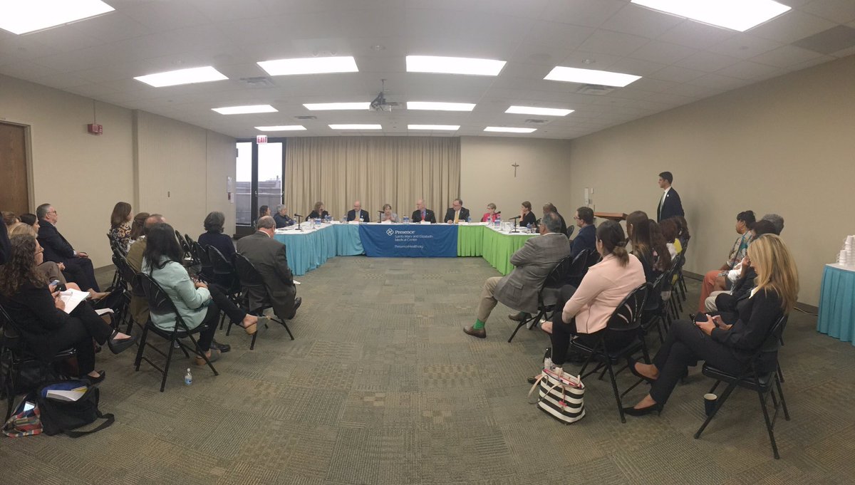 SpeakerWelchIL's tweet photo. Honored to appear with Congressman Jan Schakowsky and Congressman Bill Foster and several health experts at an Immigration Roundtable to discuss the importance of the Dream Act, the Trust Act, and the Safe Zones Act! #WelcomeIL #immigrantheritagemonth #CelebrateImmigrants https://t.co/AV9qws0txi