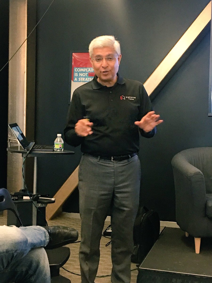 AndeeConstine's tweet photo. “Be approximately right, not precisely wrong.” Awesome session on “Market Size from a VC Perspective) with @ashmeetsidana #engineeringcapital @500Startups @FoundersEmbassy #day12 https://t.co/irgCBWLNL4