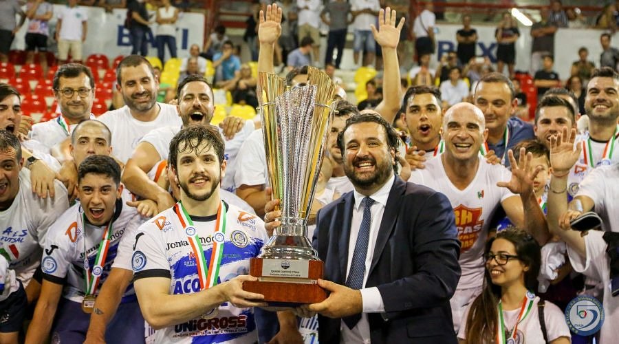 Sì ragazzi, non è un sogno... 😍

Siamo Campioni d'Italia! 🏆

Storico Double per i ragazzi di <a href="/PREZTINO/">TINO PÉREZ-MORENO</a>! 🦁⚽⚽

📰 Il report di una notte leggendaria 👉👉👉
acquaesaponec5.it/acquaesapone-u…

#labruzzolamiaterra #ilfutsallamiapassione