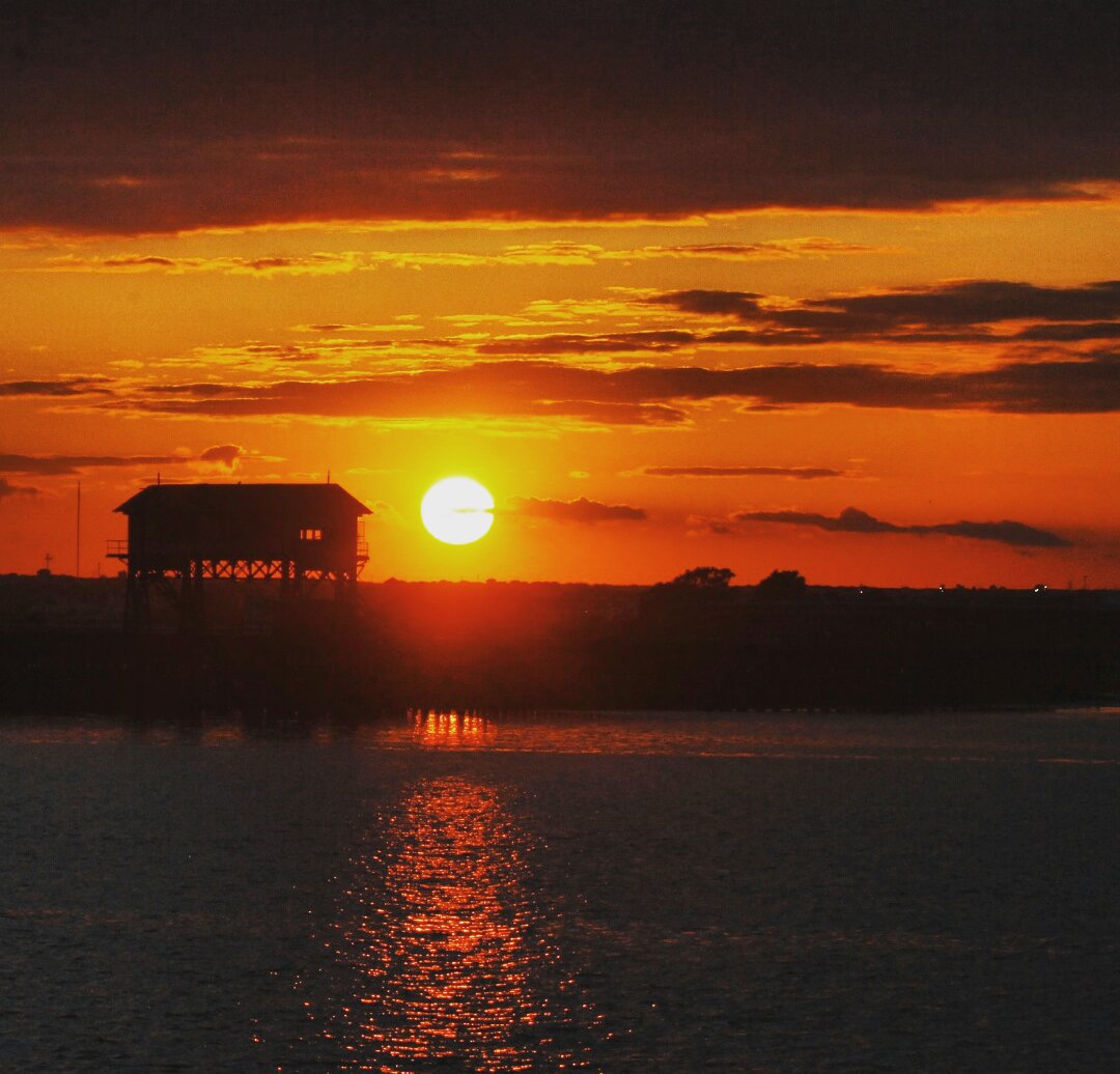 faumv77's tweet photo. Muelle de Tharsis 
Summer is coming...
#huelva #fotografia #sientehuelva #huelvalaluz #pintofotografia #masdehuelvaqueunchoco #VistoEnAndalucía @Meteohuelva @huelvaturismo @APHuelva @viveandalucia @andalucia_news https://t.co/jim26VPl3O