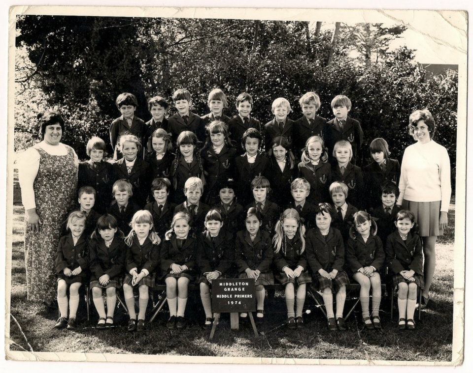 five15design's tweet photo. I really enjoyed school, right from day one.  Officially the biggest smile (row 2 bottom right). Not sure what the photographer said, but everyone looks confused... #MiddletonGrange https://t.co/RKYCUZcbp5