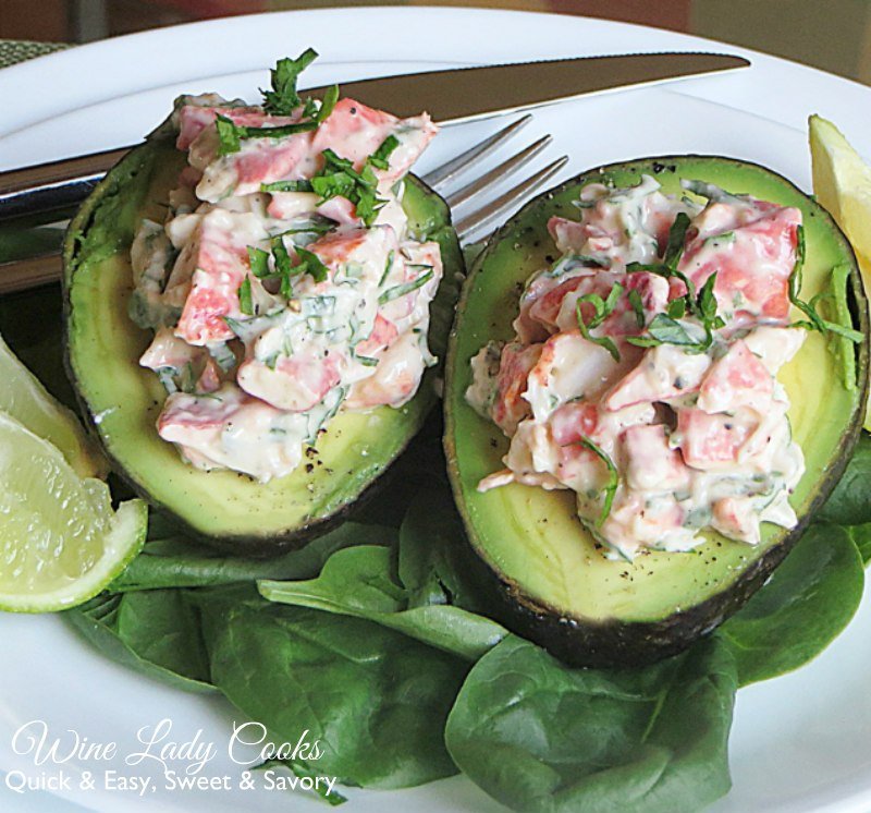 wineladyjo's tweet photo. Keep the kitchen cool & make an easy to prepare #salad. They're refreshing and enjoyable on hot days. Try this Easy Seafood Avocado Salad for a delicious #lunch or a #lightsupper. #seafood #avocado https://t.co/8fpY1ml7YK
Pin For Later: https://t.co/HuIFfCNYpW https://t.co/lpNZ5ch6Ce