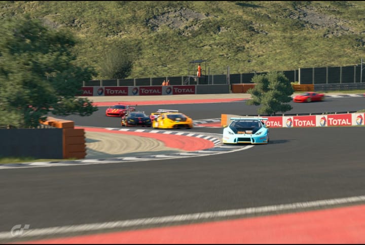 Genus_eSp's tweet photo. Que mejor manera de estrenarse en el equipo que con una victoria! Enhorabuena @FRMoreno2 por el carrerón en @HispasimRacers!! Grande muyayo!!! Felicitar a @diamantes166 y #ibrakadabra001 por la P2 y P3! Bonito espectaculo que habeis dado! 👏🏼👏🏼 https://t.co/WCKSv7tgsg