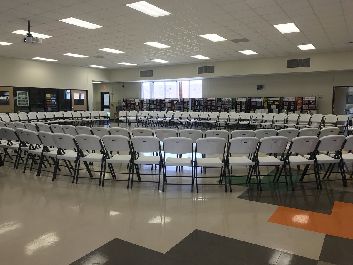 Amandajohn83's tweet photo. CD 1 is about to go down! #iHeartCD #CD1A2018 https://t.co/R0bep2c4yn