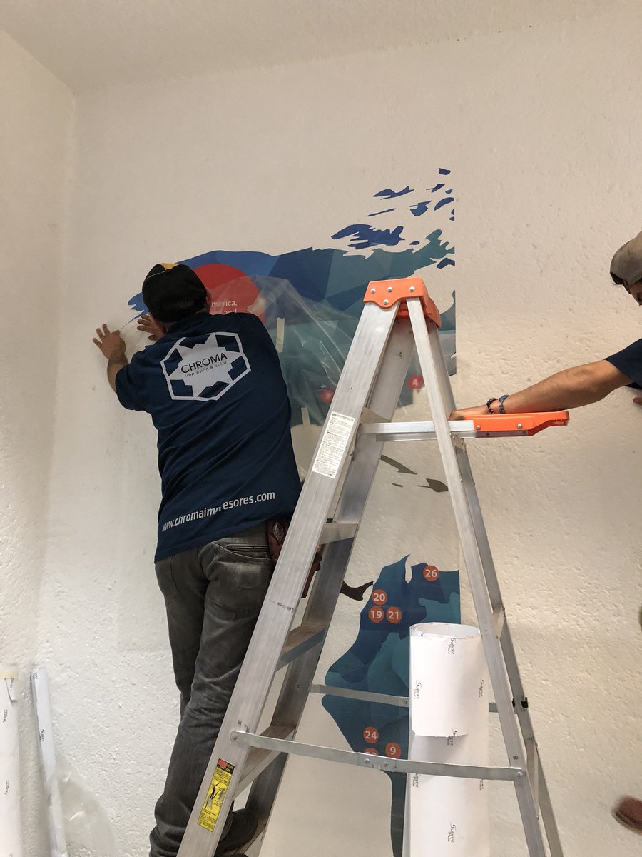 Chroma_impresos's tweet photo. Instalación de Vinil #Impresión #AltaDefinición #Suaje #Colocación #Chroma #Calidad https://t.co/s7gkiIj08b