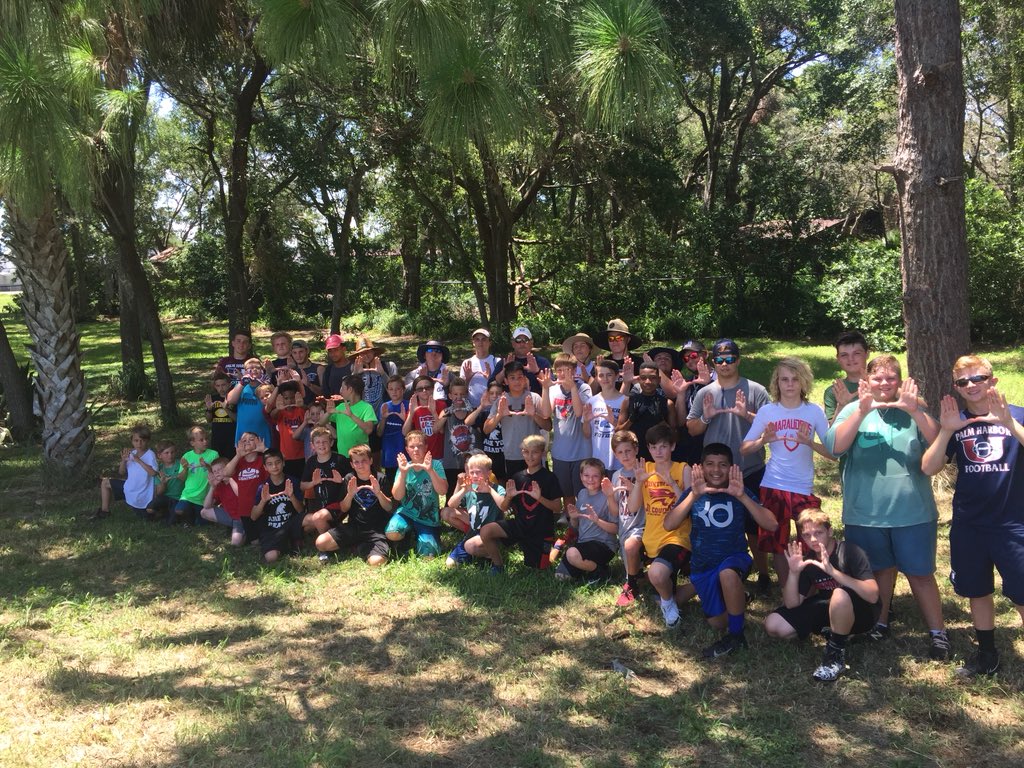 PHUCANESFB's tweet photo. 1st day of the 2nd Annual PHU Youth Football camp!! https://t.co/NeHkd9JJZK