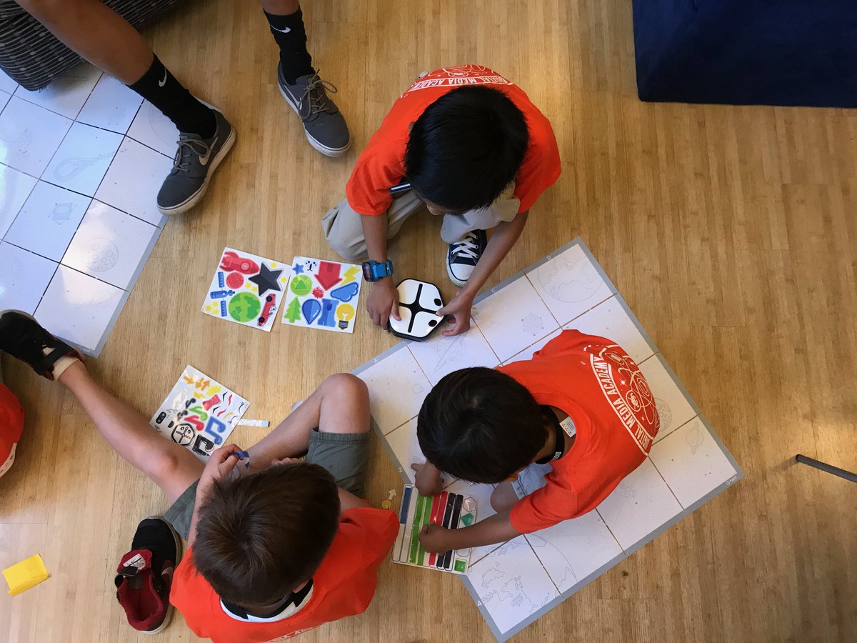 DMA_org's tweet image. Very excited to be working with @codewithroot to teach our students valuable coding skills! #codewithroot #createthenext #bestcampever #robotics