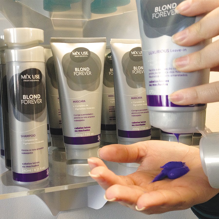 MIXUSE's tweet photo. Loiro lindo e radiante sempre! ✨Conheça os produtos Blond Forever com a exclusiva tecnologia Anti-Yellow Action, que neutraliza os tons excessivamente amarelados, deixando o loiro ou mechado mais puro e natural. #Mixuse #MixuseProfissional https://t.co/7thb8PoCI9