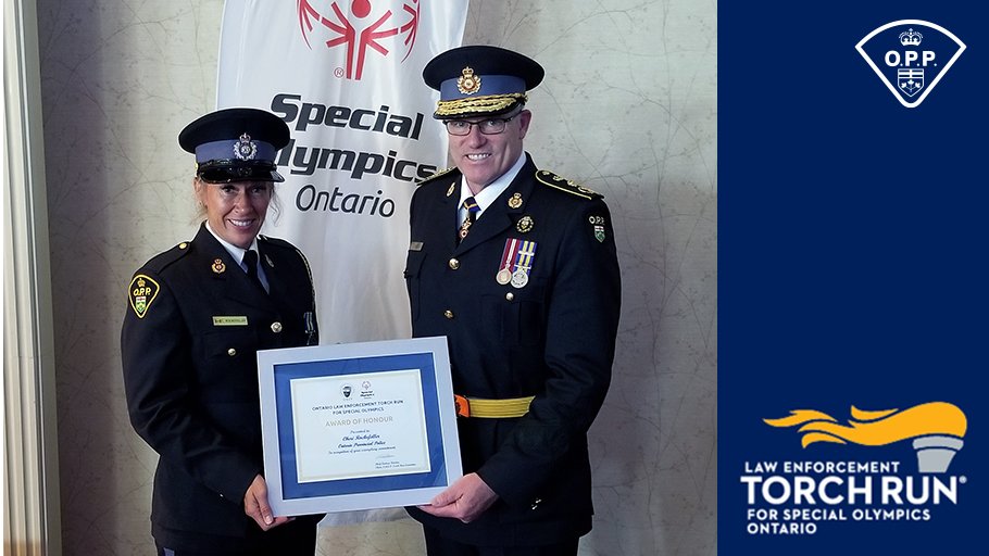OPPCommissioner's tweet photo. Proud of #OPP PC Cheri Rockefeller who received the Ontario Law Enforcement Torch Run for Special Olympics Award of Honour for her contributions in support of @SOOntario and @TorchRunOntario at #OACP18 #GuardiansOfTheFlame https://t.co/BPpOQrIYcc
