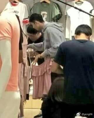 shenyuearchive's tweet photo. #ShenYue, #ChenDuling and #ConnorLeong spotted filming #AnotherMe at department store!

#七月与安生 #沈月 #陈都灵 #梁靖康 #LiangJingKang https://t.co/JFndmSUs0h