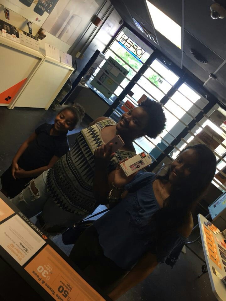 KellyBoost716's tweet photo. Headline: "Happy #Iconic customer AGAIN!" ;) Ty Sir S for bringing #BoostLove everyday!! Welcome new friends to @boostmobile , the only place where you get #Unlimited Love, Talk/Text/Data, HD, & 20 Gigs Hotspot!!!! @NewEraWireless #NEhustle @shawnatspg @JayMiglionico https://t.co/G5xdgWlXjL