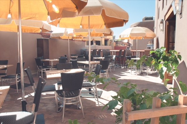 BlueCornCafe's tweet photo. It's the perfect night to enjoy a Chile Mango Margarita outside on our patio! #howtosantafe #chilemangomargarita #bluecorncafe #simplysantafe #NewMexico #patiodining #summerinsantafe #NMBeers #CraftBeers #patiodining https://t.co/FtdSfdk0oN