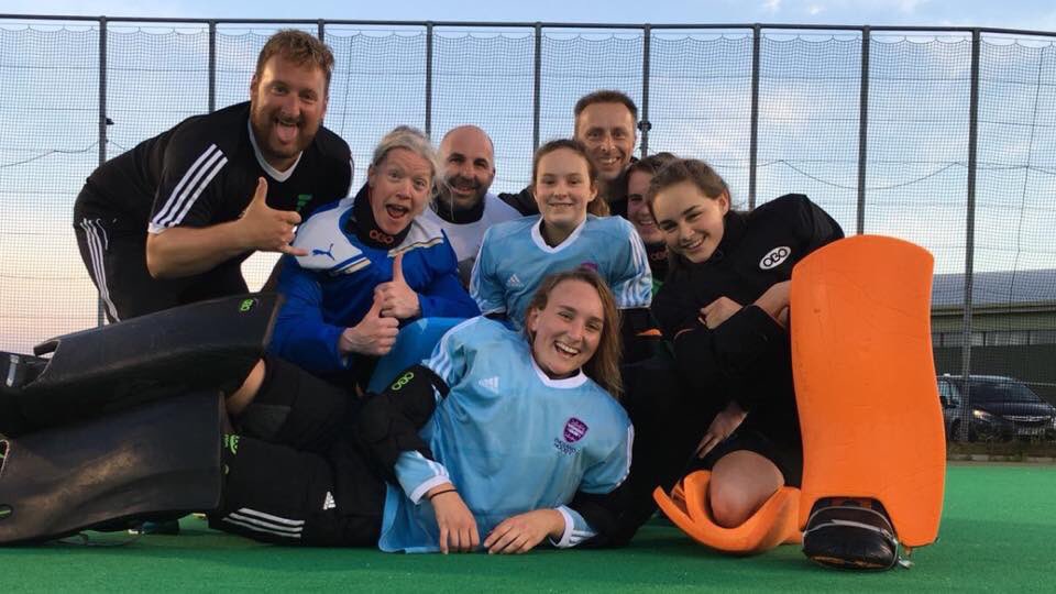 robynnthompsonn's tweet photo. The end of yet another amazing 8 weeks of training with @FortitudeHockey πItβs been a blast training with this crazy bunch while still learning so much along the way. Huge THANK YOU to all the coaches @WhiteWrose @HelenLFagg & Kier for all their efforts!! #makingmondaysfun https://t.co/mkn3b5R71g