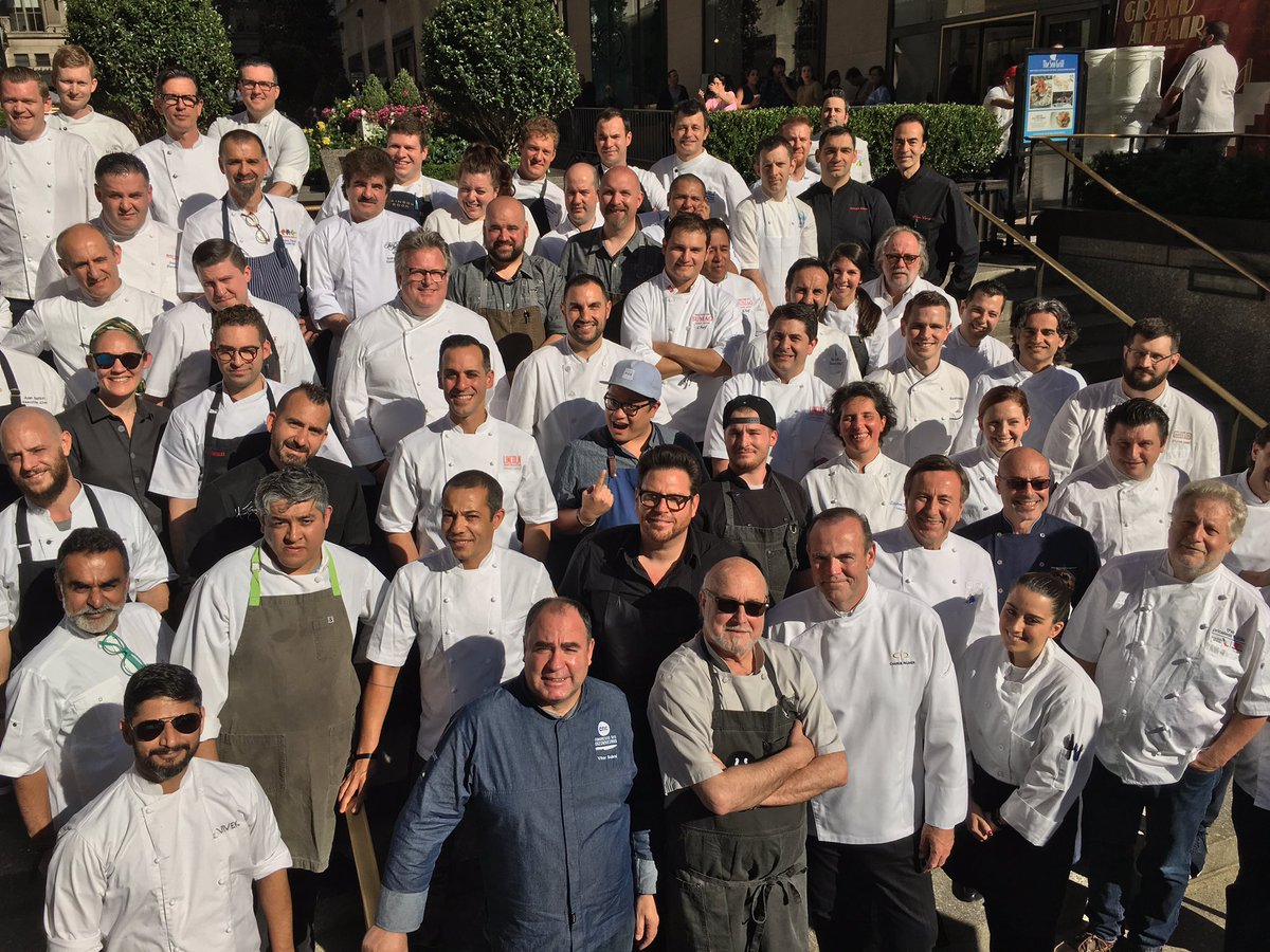 45 chefs from around the world are with us tonight at Rockefeller Center, supporting Citymeals &amp; the frail aged New Yorkers who rely on us.