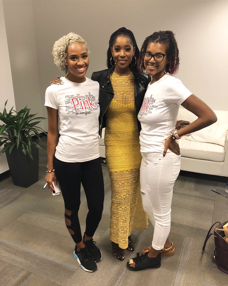LustersPINK's tweet photo. We had such an amazing first day at Blavity's  21 Ninety with soo many beautiful, intelligent, tech-saavy, amazing women!! #Summit21! @ResaBLuster  @MonieLuster  @LustersPINK 
Swipe through to see what it was all about! 
#LusterPink #Blavity #Summit21 #21Ninety https://t.co/YX82677kW0