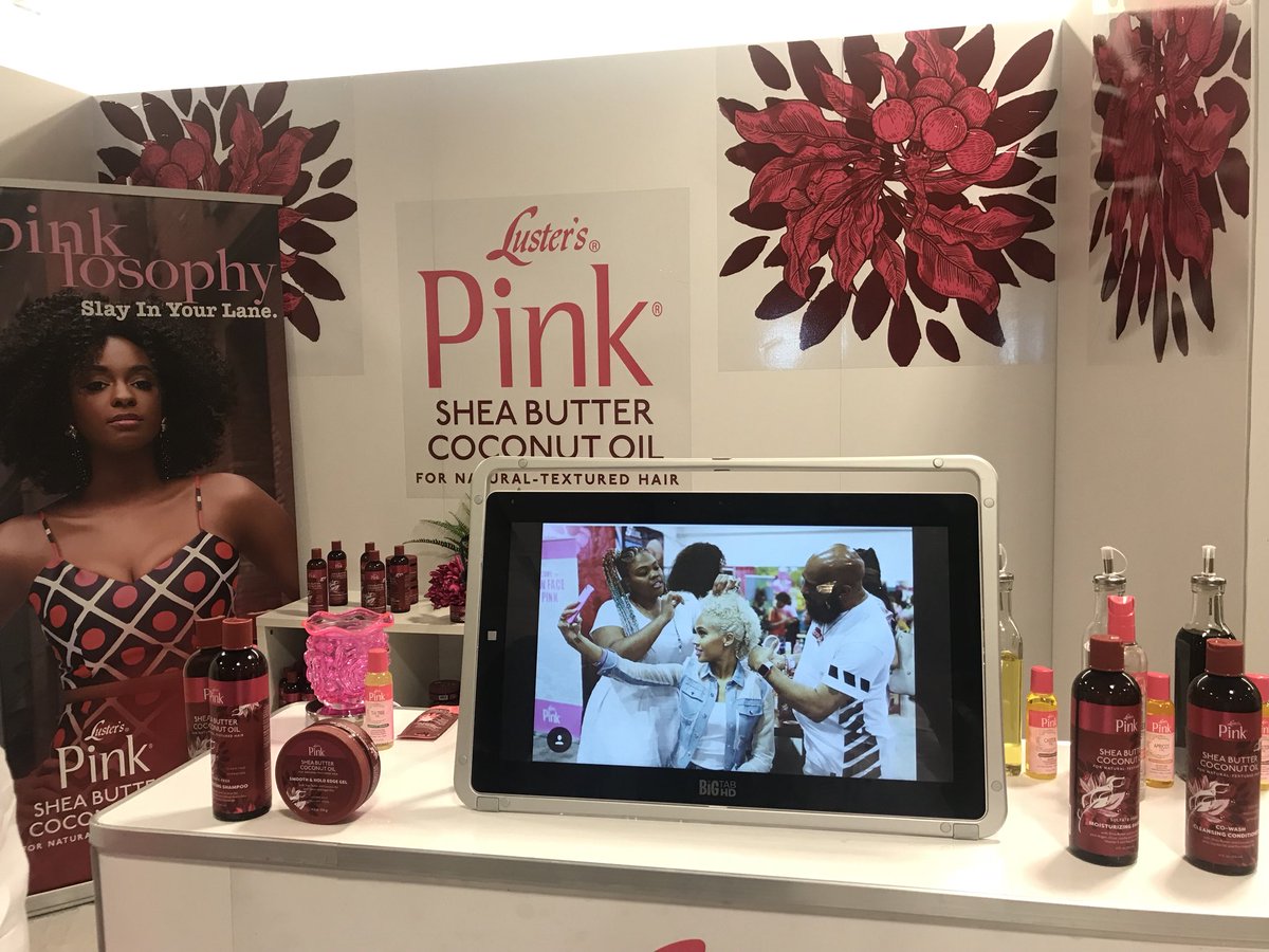 LustersPINK's tweet photo. We had such an amazing first day at Blavity's  21 Ninety with soo many beautiful, intelligent, tech-saavy, amazing women!! #Summit21! @ResaBLuster  @MonieLuster  @LustersPINK 
Swipe through to see what it was all about! 
#LusterPink #Blavity #Summit21 #21Ninety https://t.co/YX82677kW0