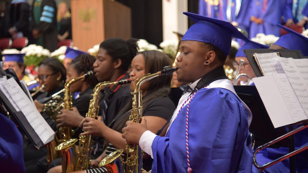 JPschools's tweet photo. Once a patriot, always a patriot. Congratulations to the #Classof2018 John Ehret High patriots. @JEHSofficial #JPPSS #LaEd https://t.co/Ec2kFOpPMA