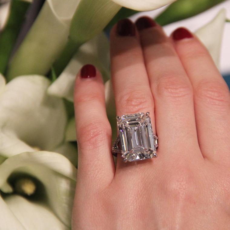 eDiamond4Love's tweet photo. Love is not the least bit intimidated by our big, fat, hairy problems. Love continues to go about the work of unveiling the diamonds we were made to be. -  Catherine Toon

#celebratelove #loveposts  #ediamonds4love #shareyourlove #ediamondapp #cryptocurrency #crypto #blockchain https://t.co/jWny0fEejT