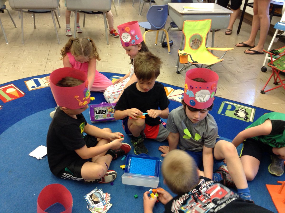 STAKindergarten's tweet photo. So much fun in Grade 1! Thank you to Mrs. Warren-Skelhorn and her Grade 1 students for welcoming our 2nd year Kindergarten boys and girls to their classroom this morning. They had a great time, and are even more excited now to start Grade 1 in the Fall! @RCCDSB https://t.co/RC93AyjOGA