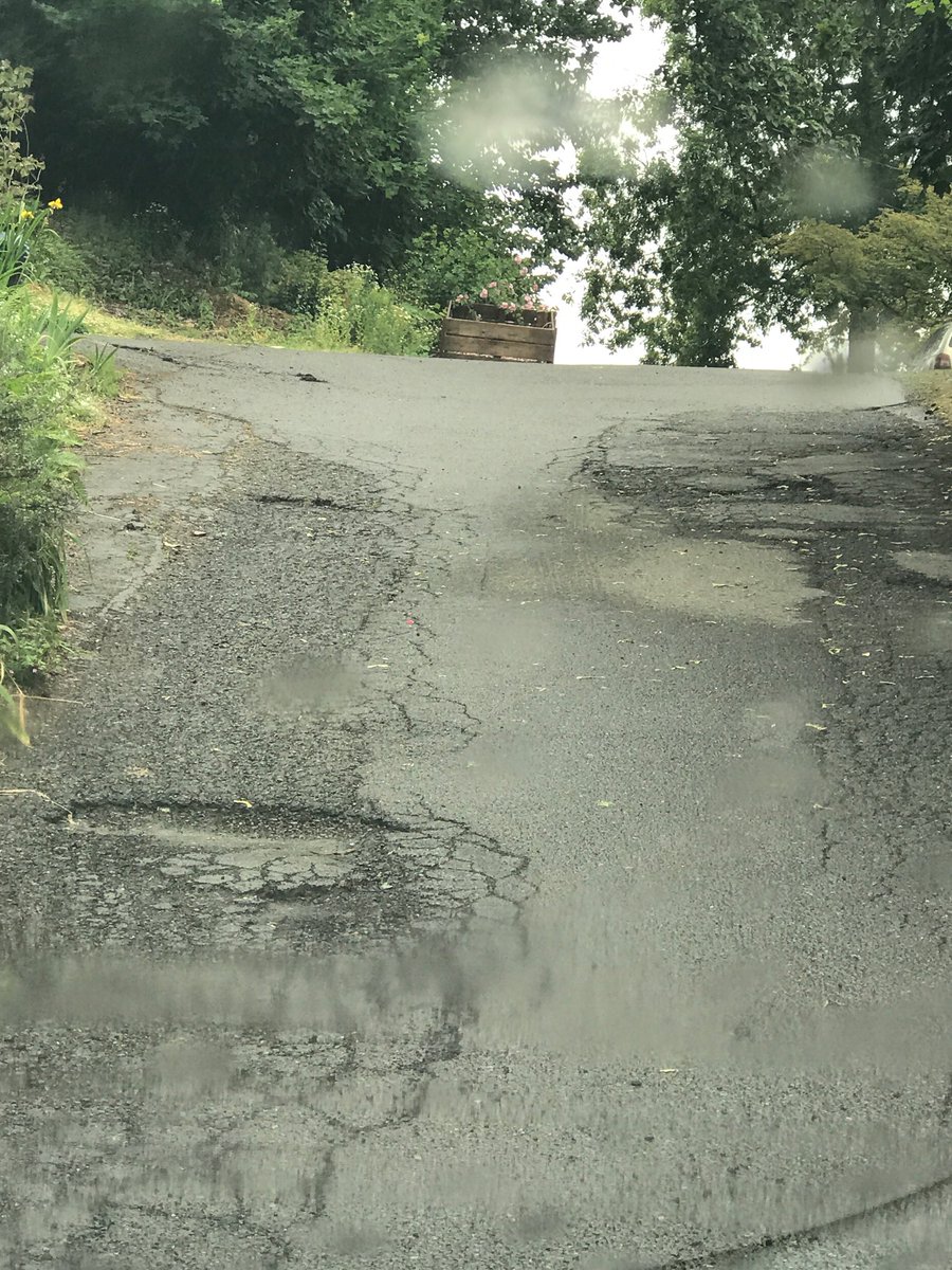 dmtpdx's tweet photo. There is no way to avoid these potholes in Southwest ⁦@cityofportland⁩ #Potholelandia ⁦@PDX_BizAlliance⁩ https://t.co/YE6yiaHlQg