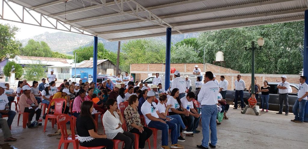 FriasBencomo's tweet photo. Paso a pasito... Hechos, no palabras!!

Este fin de semana en los bellos municipios de Chínipas y Guazapares; no cabe duda, el trabajo realizado rinde frutos, gracias por el recibimiento, las palabras de aliento y las muestras de respaldo.

#CercaníaConLaGente
#SomosEquipoD13 https://t.co/ZfXnyDjXTb