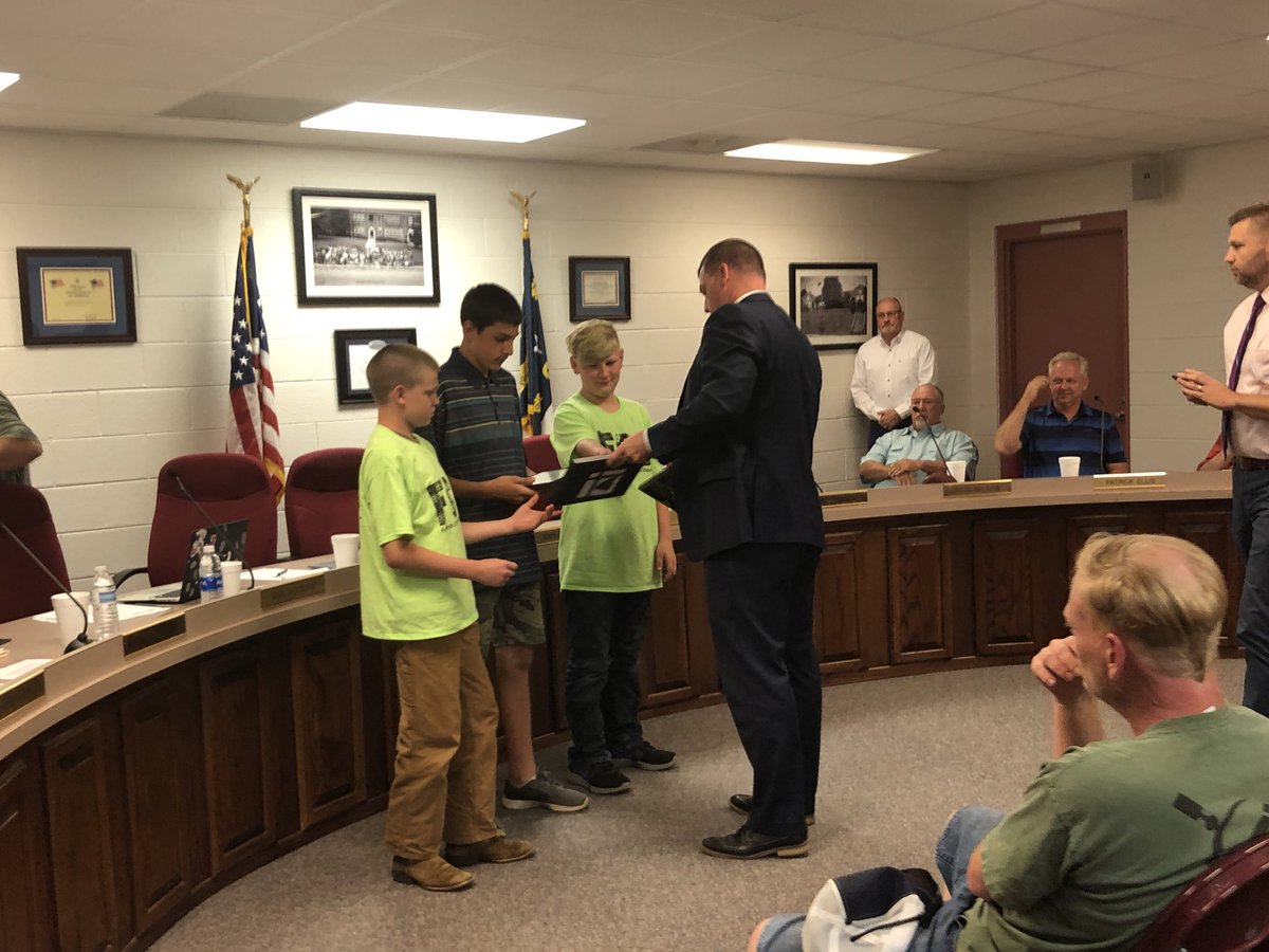 STEMFCS's tweet image. Honoring our #2ndplace #state #advancedrobotics @McDowell590 #BOE meeting.