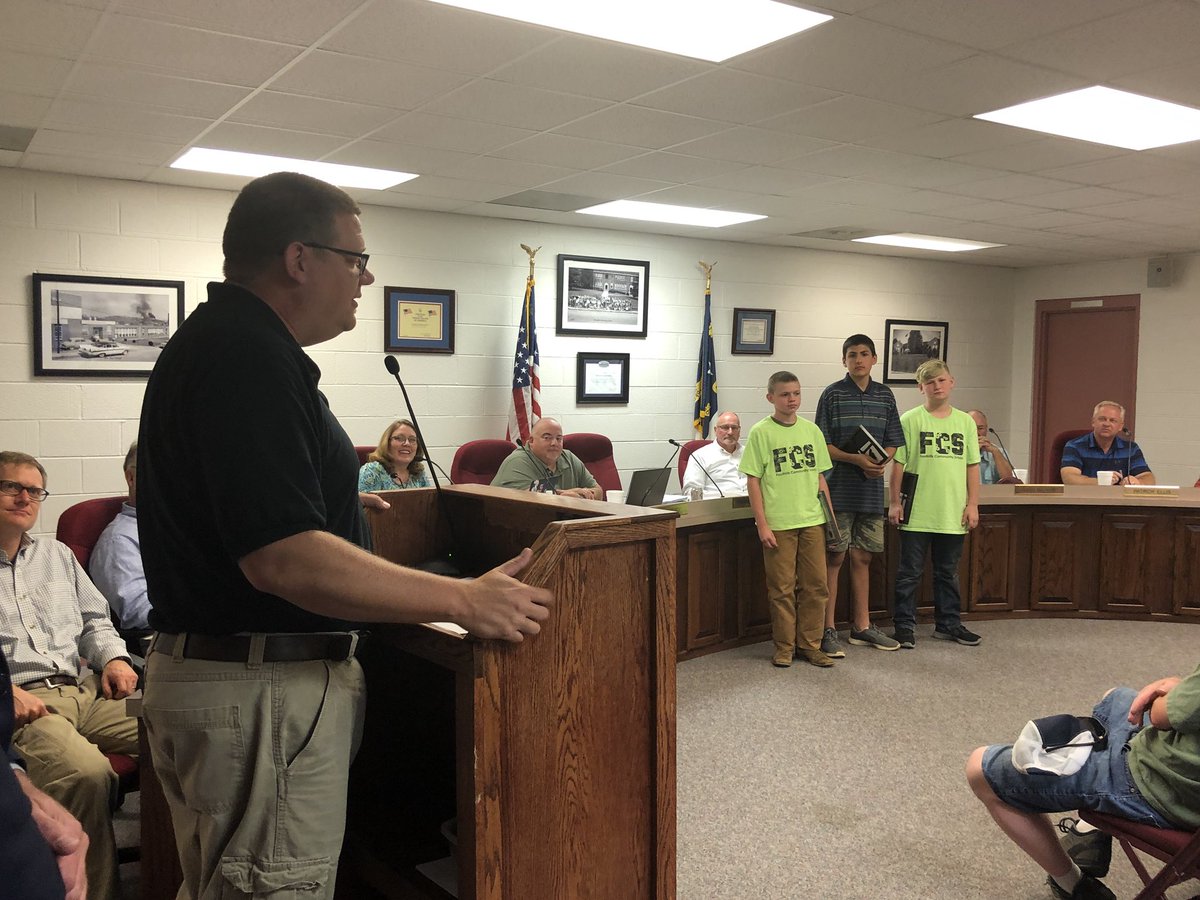 STEMFCS's tweet image. Honoring our #2ndplace #state #advancedrobotics @McDowell590 #BOE meeting.