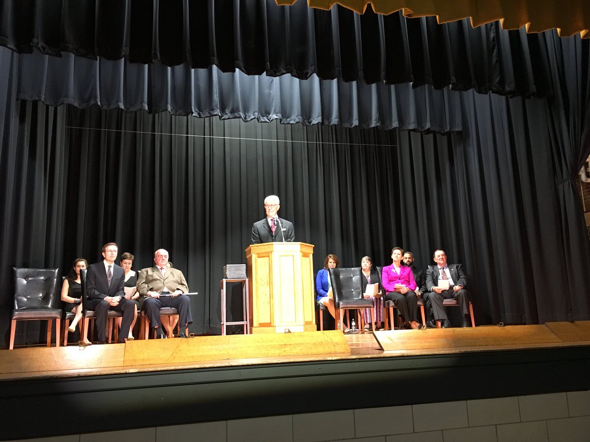 MSB_Outreach's tweet photo. Presentation of awards at Graduation 2018 @msb1853 https://t.co/Io5ez1ZRLU
