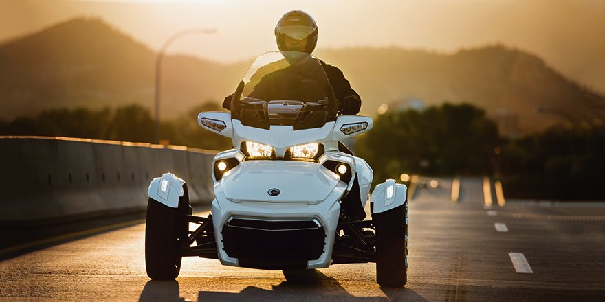 CanAm3Wheel's tweet photo. Feel safe and free. ๐Discover your Summerโs Must-See Destinations โ https://t.co/bjNUXv33h1 #RideASpyder https://t.co/hFbvB6597a